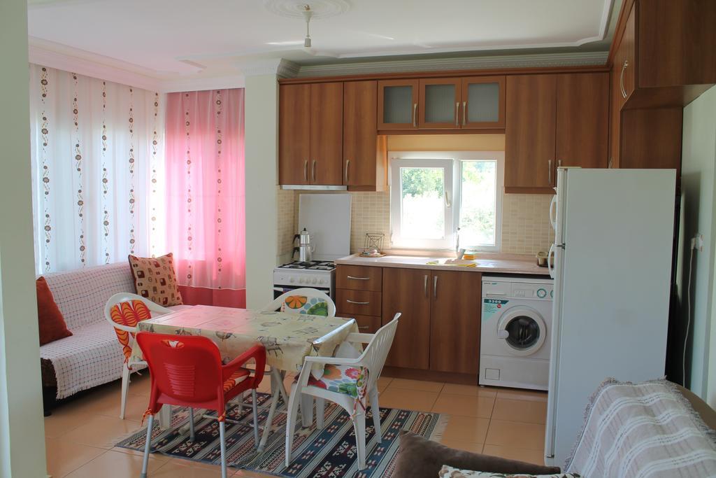 Zeus Apart Pansiyon Guzelcamlı Buitenkant foto