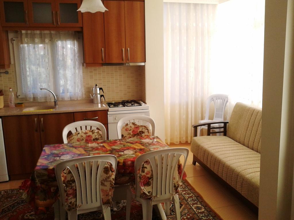 Zeus Apart Pansiyon Guzelcamlı Buitenkant foto
